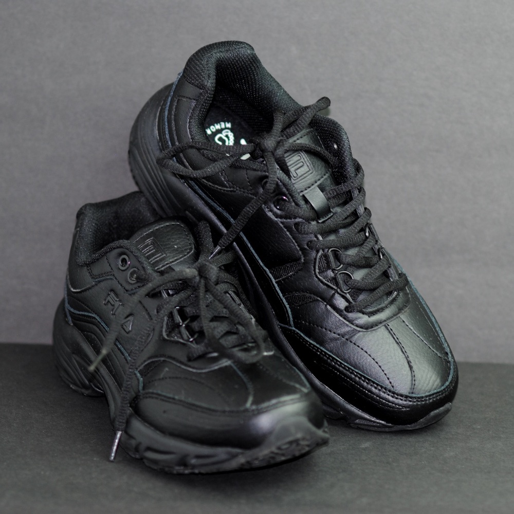 Size 7 Fila Memory Foam Work Shoes Women